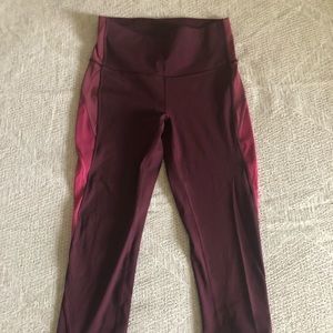 LULULEMON | Cropped Multi Tone Leggings w Mesh
